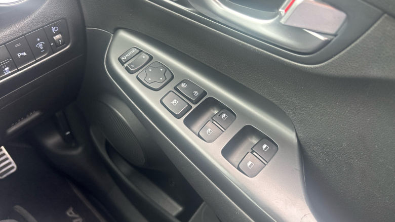 Hyundai KONA 100kW Premium 39kWh 5dr Auto Electric Hatchback